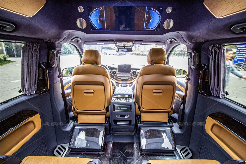 奔驰V260L高顶橙色商务车