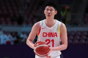 杨毅强调:落后15分末节需破釜沉舟,把握机会果断投篮,连续寻求三分