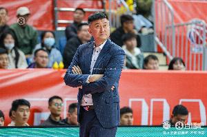 外籍教练将接任杜锋?广东男篮今日发布招聘信息包含球队翻译职位