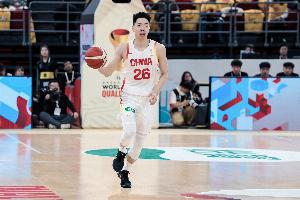 朱俊龙两投全失,得分挂零,7板2助表现平平