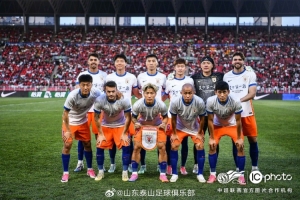 山东泰山客场以5-1战胜辽宁铁人，迎来联赛下半赛季的首场胜利