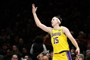 落选秀成功逆袭！薪资专家预测：里夫斯下赛季将成为NBA后卫薪资第16名！
