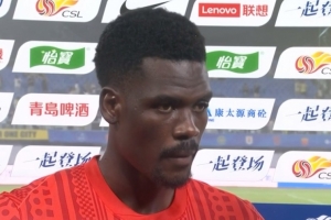 让·克劳德：我能踢多个位置，包括中卫，红牌几乎终结了比赛