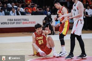 NBA球星杨瀚森13分钟内5投3中得分9分7篮板4次犯规 6罚3中及空篮三不沾
