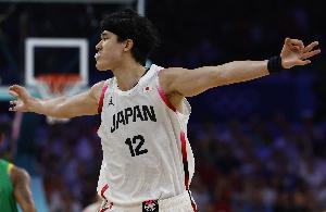 需提升防守!中国男篮第二节落后日本男篮9分,比分为19-28