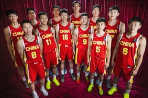 媒体人士评价:对方身体对抗激烈,国青应对略显迷茫